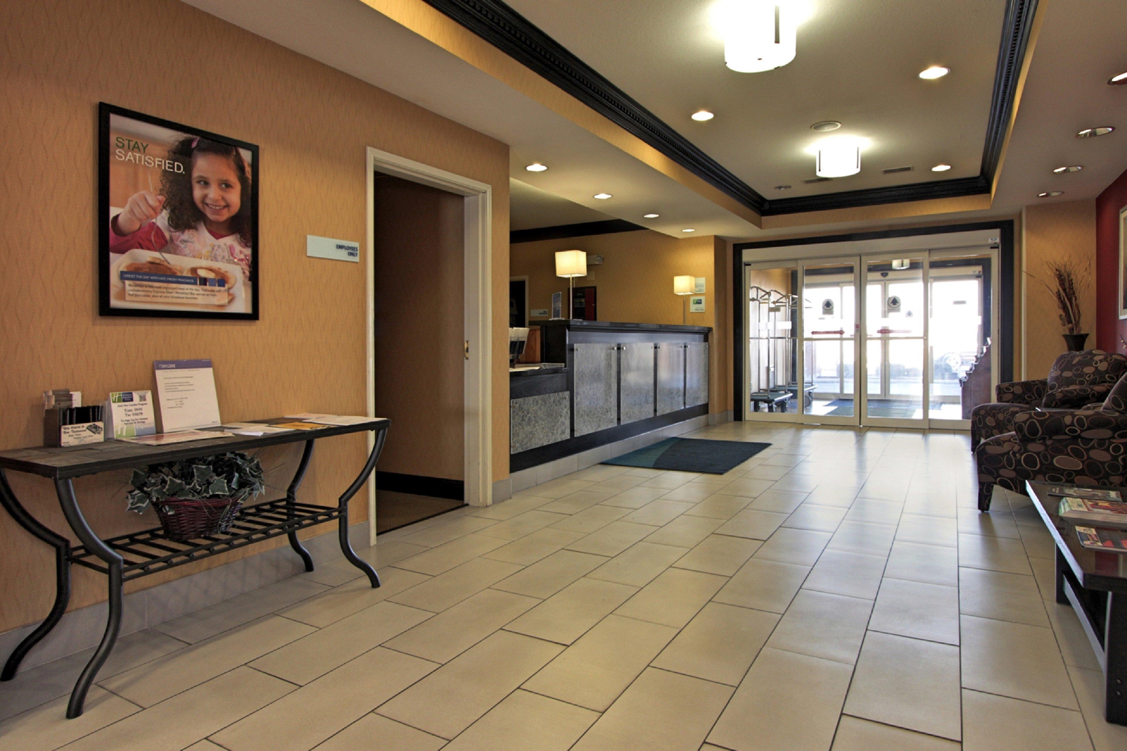 Holiday Inn Express Hotel & Suites Defiance By Ihg Exterior foto